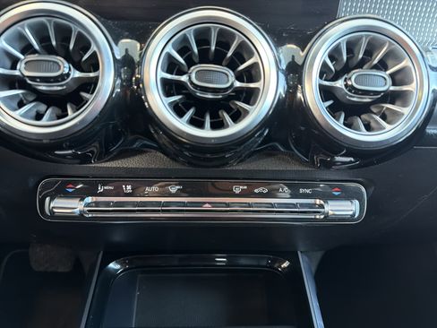 Certified 2023 Mercedes-Benz GLB 250 4MATIC image 20