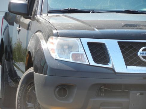 Used 2013 Nissan Frontier S RWD image 7