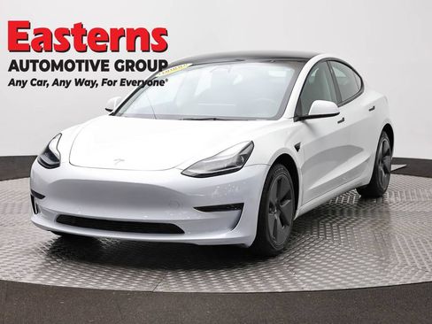 Used 2023 Tesla Model 3 Standard Range RWD image 1