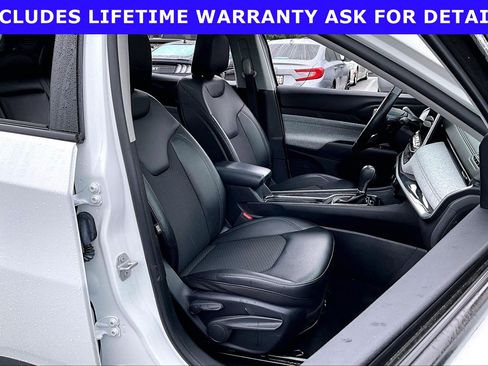 Used 2022 Jeep Compass Latitude w/ Sun and Sound Group FWD image 7