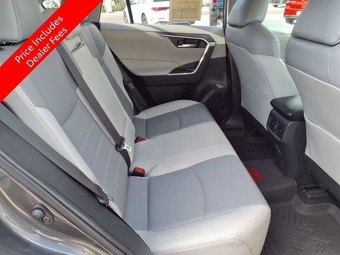 Used 2020 Toyota RAV4 XLE Premium FWD image 14