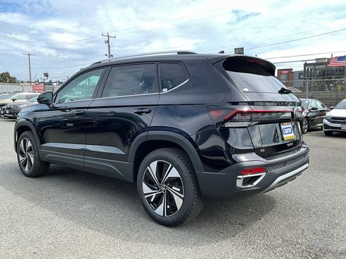 New 2025 Volkswagen Taos SE image 5