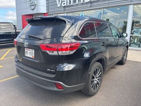 Used 2018 Toyota Highlander SE AWD/4WD image 5