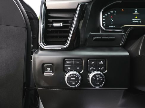 Used 2024 GMC Sierra 1500 Denali w/ Denali Reserve Package AWD/4WD image 18