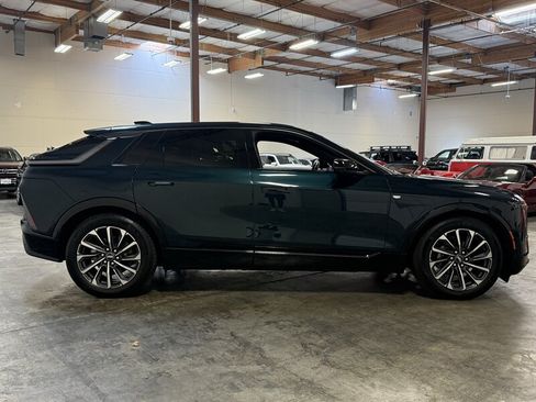 Used 2024 Cadillac Lyriq Sport AWD/4WD image 10