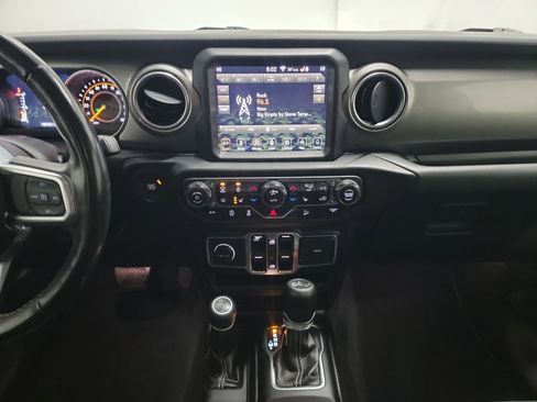 Used 2018 Jeep Wrangler Unlimited Sahara image 20