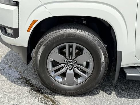 Certified 2025 Nissan Frontier SV w/ SV Convenience Package RWD image 29