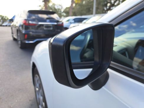 Used 2014 MAZDA MAZDA3 i SV image 4