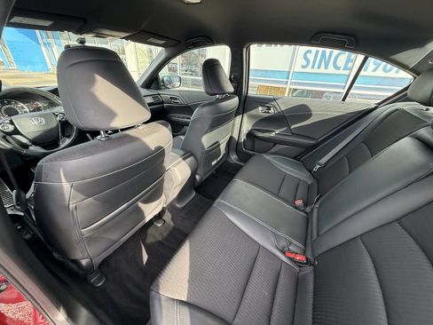 Used 2017 Honda Accord Sport image 28
