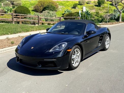 Used 2017 Porsche 718 Boxster image 14