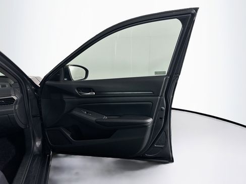 Used 2024 Nissan Altima 2.5 SV image 29