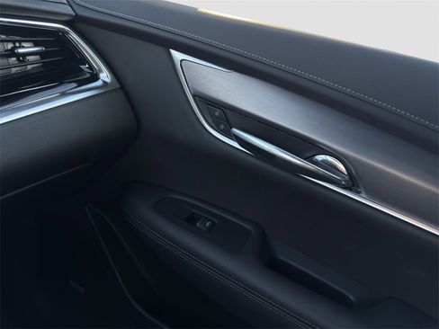 Used 2025 Cadillac XT6 Luxury image 17