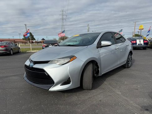 Used 2017 Toyota Corolla LE image 8