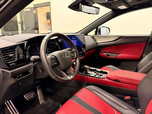 Used 2025 Lexus NX 450h+ F Sport image 11