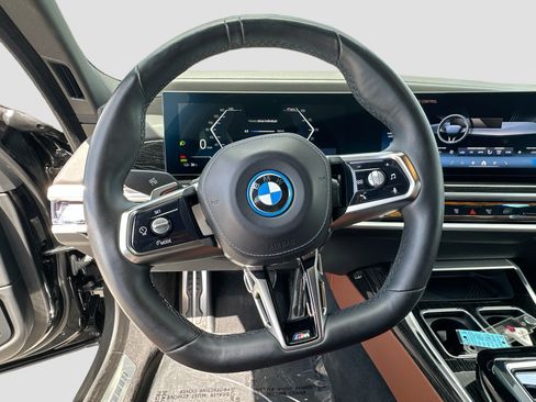 Certified 2024 BMW i7 xDrive60 w/ Premium Package AWD/4WD image 10