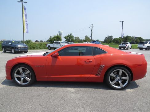 Used 2011 Chevrolet Camaro SS w/ RS Package RWD image 9