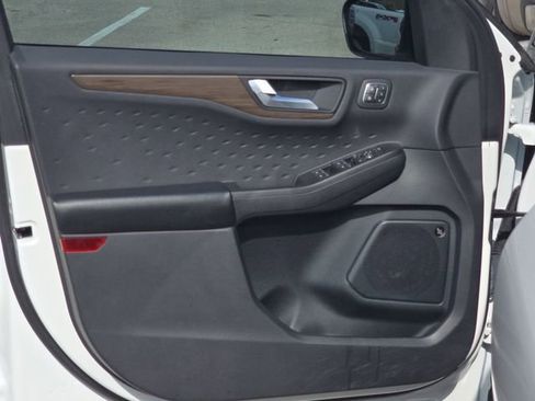 Used 2020 Ford Escape Titanium w/ Titanium Premium Package 2.0 image 27