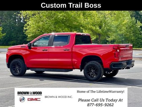 Used 2021 Chevrolet Silverado 1500 Custom Trail Boss w/ LPO, Dark Essentials Package AWD/4WD image 4