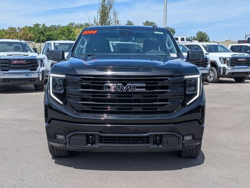 Used 2024 GMC Sierra 1500 Elevation w/ LPO, Elevation Black Package AWD/4WD image 8