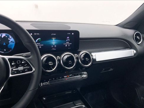 Certified 2022 Mercedes-Benz GLB 250 image 25