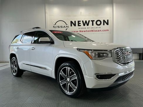 Used 2019 GMC Acadia Denali w/ Technology Package AWD/4WD image 35
