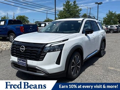 New 2026 Nissan Pathfinder Platinum w/ Cargo Package AWD/4WD image 3