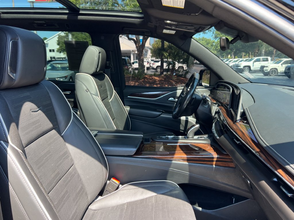 Used 2022 Cadillac Escalade ESV Premium Luxury RWD image 26