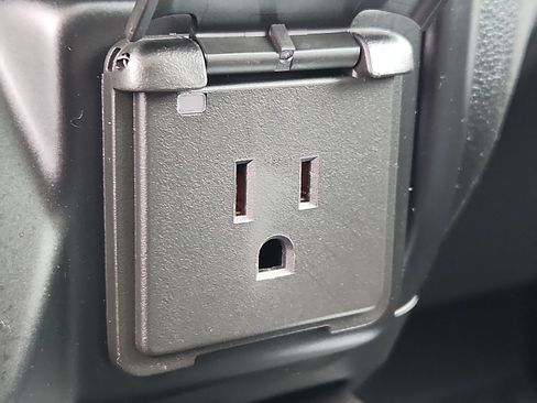 Used 2019 Chevrolet Silverado 1500 High Country w/ High Country Premium Package image 25