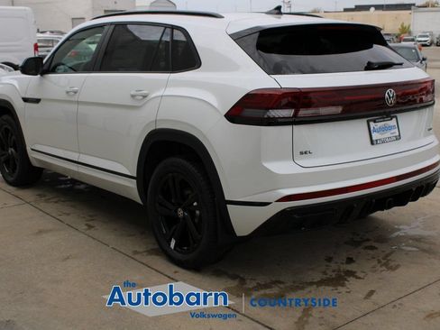 Used 2026 Volkswagen Atlas Cross Sport SEL R-Line AWD/4WD image 4