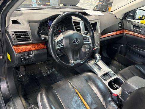 Used 2012 Subaru Outback 3.6R Limited w/ Moonroof Pkg AWD/4WD image 5