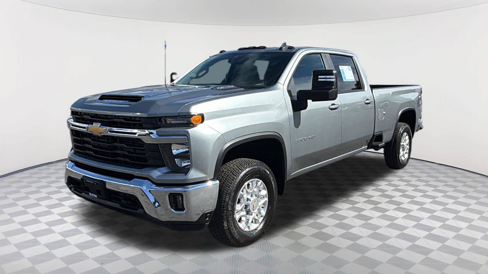 Used 2025 Chevrolet Silverado 3500 LT AWD/4WD image 1