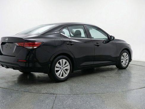 Used 2025 Nissan Sentra S image 9