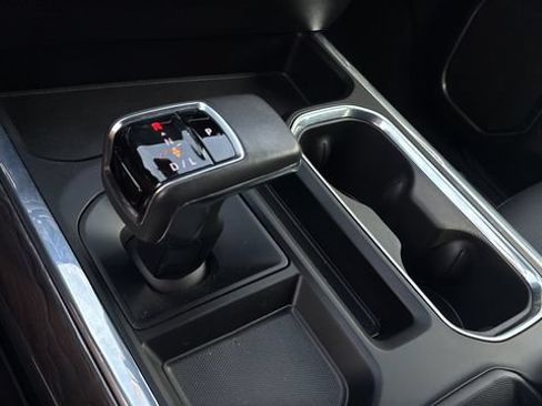 Used 2022 Chevrolet Silverado 1500 LTZ AWD/4WD image 29