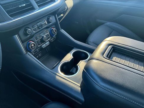 Used 2024 Chevrolet Tahoe Z71 w/ Luxury Package image 20