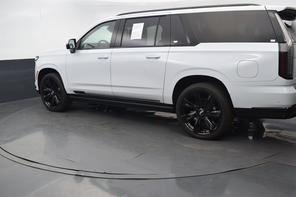 Certified 2026 Cadillac Escalade ESV Sport w/ Touring Package AWD/4WD image 3