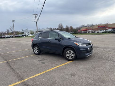 Used 2019 Chevrolet Trax LT w/ LT Convenience Package image 21