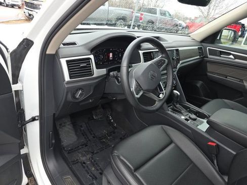 Used 2023 Volkswagen Atlas SE w/ Panoramic Sunroof Package image 23