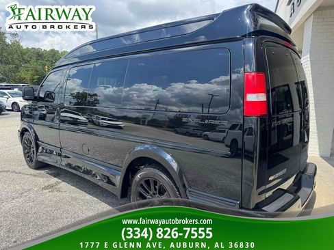 Used 2021 Chevrolet Express 2500 w/ Enhanced Convenience Package RWD image 8