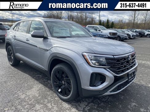 New 2026 Volkswagen Atlas Cross Sport SE image 1