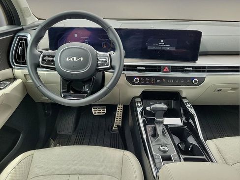 Used 2025 Kia Sorento SX FWD image 11