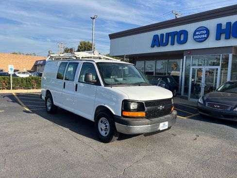 Used 2014 Chevrolet Express 2500 w/ Cold Climate Package RWD image 2