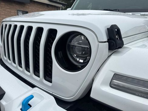 Used 2021 Jeep Wrangler Unlimited Sahara AWD/4WD image 15