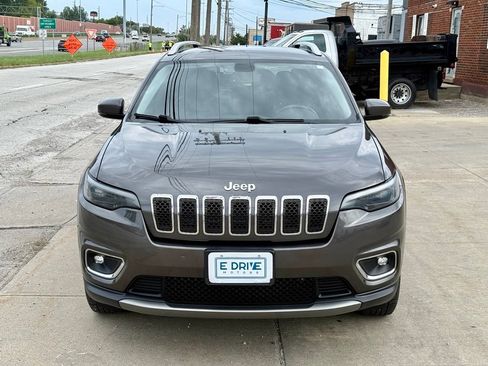 Used 2019 Jeep Cherokee Limited AWD/4WD image 2