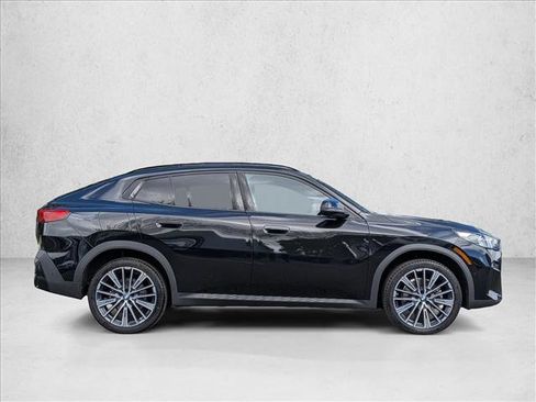 Used 2025 BMW X2 xDrive28i AWD/4WD image 4