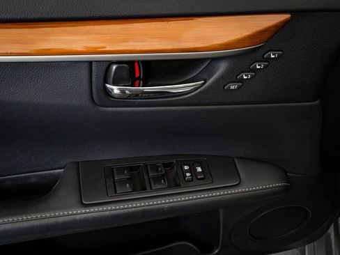 Used 2013 Lexus ES 300h image 24