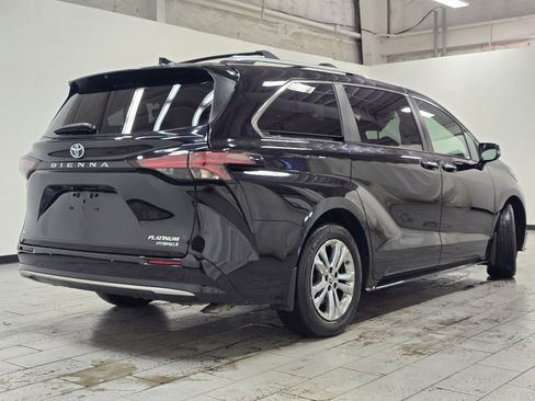 Used 2022 Toyota Sienna Platinum image 20