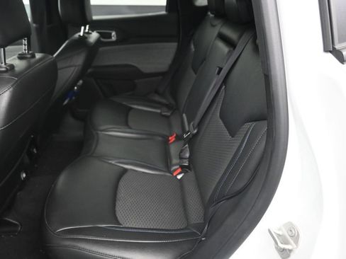 Used 2024 Jeep Compass Latitude AWD/4WD image 17