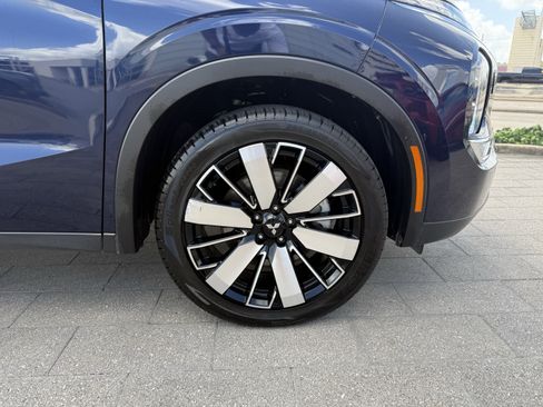 Used 2025 Mitsubishi Outlander SE AWD/4WD image 9