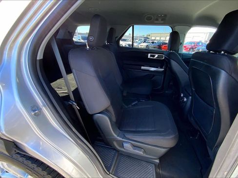 Used 2020 Ford Explorer XLT image 20