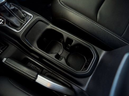 Used 2022 Jeep Wrangler Unlimited Sahara image 45